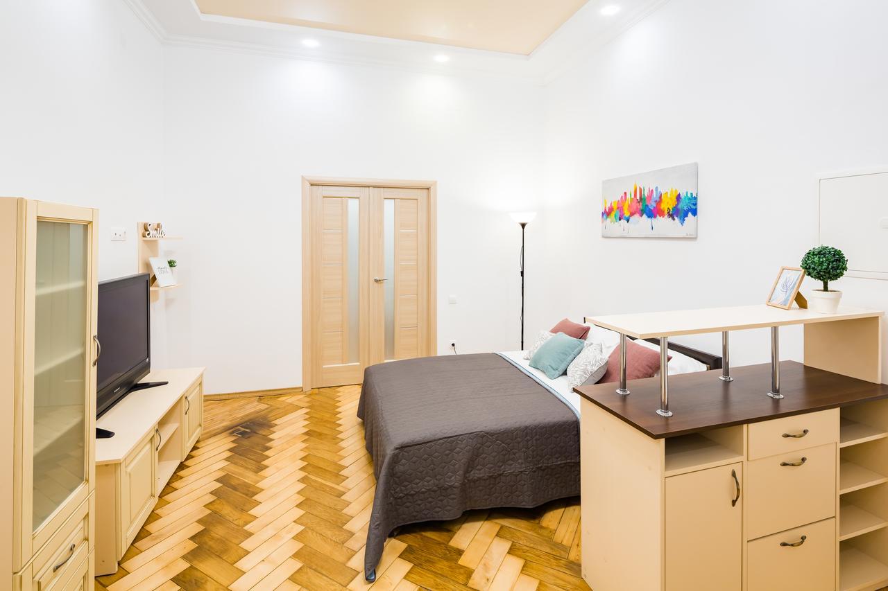 Bright And Cozy Apart With Balcony Lviv Ngoại thất bức ảnh